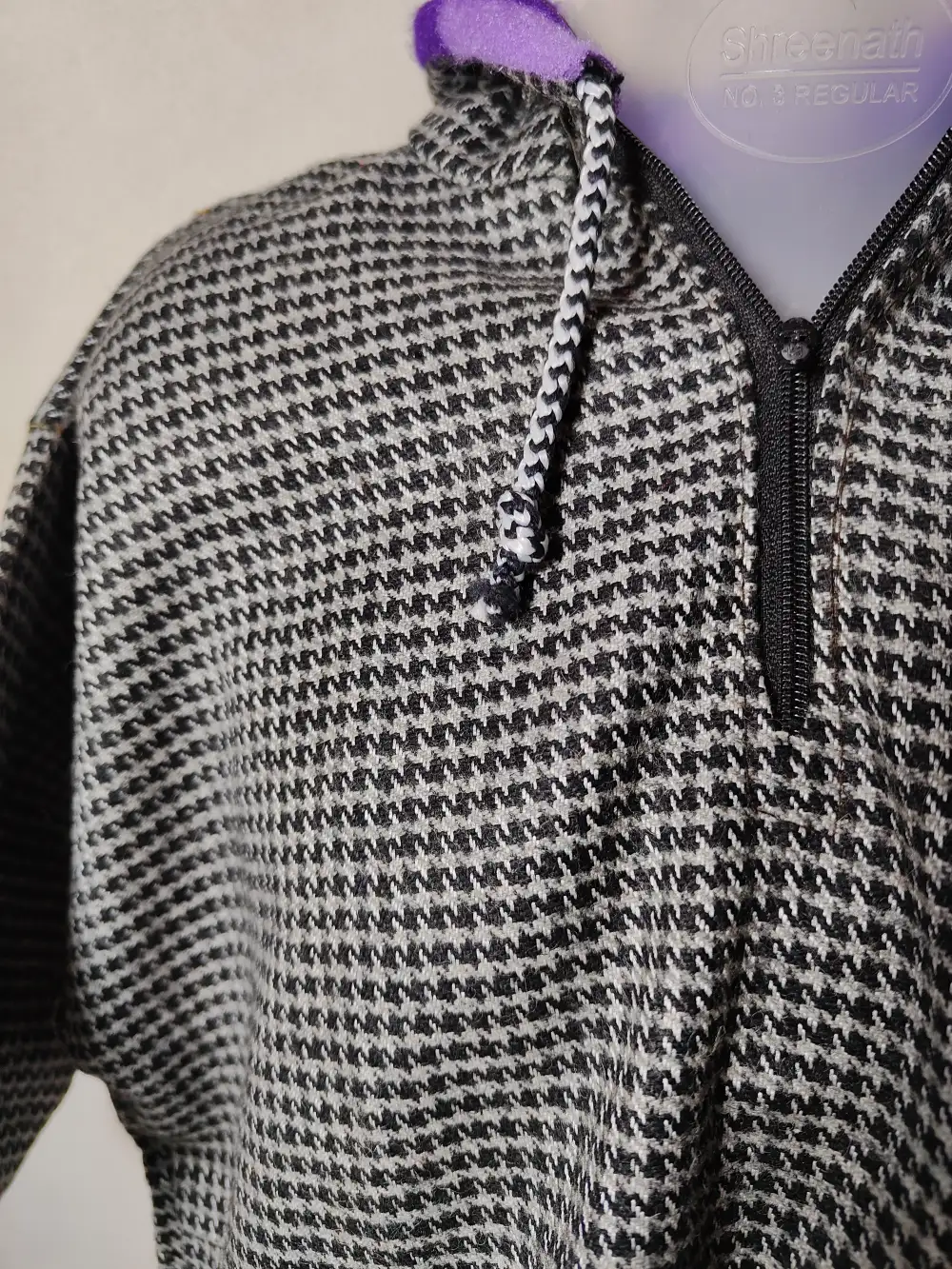 Kids Kashmiri Grey Lakeer Pheran in Tweed with Topi - Image 2