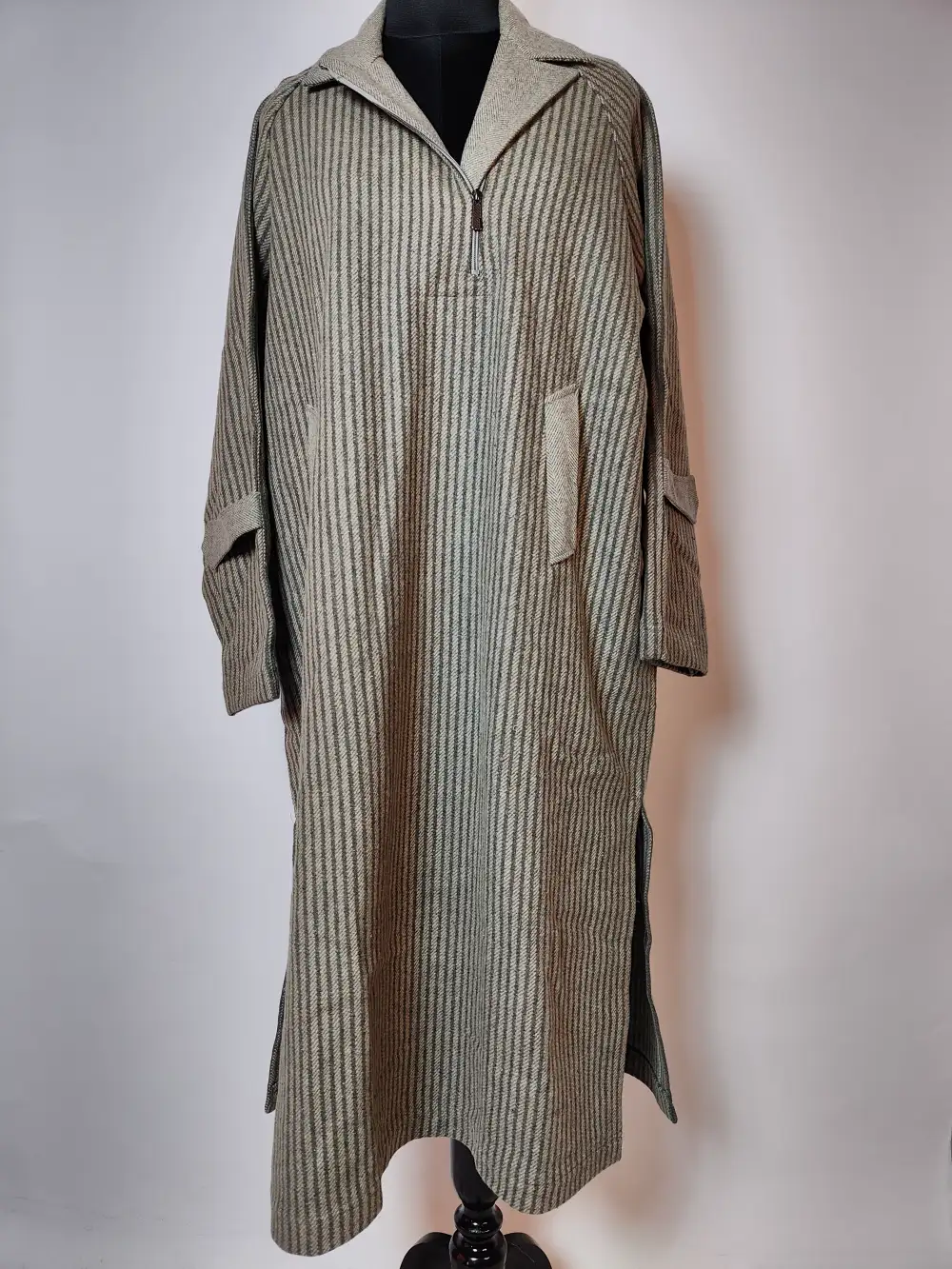 Grey Lutf Kashmiri Pheran in Handloom Tweed