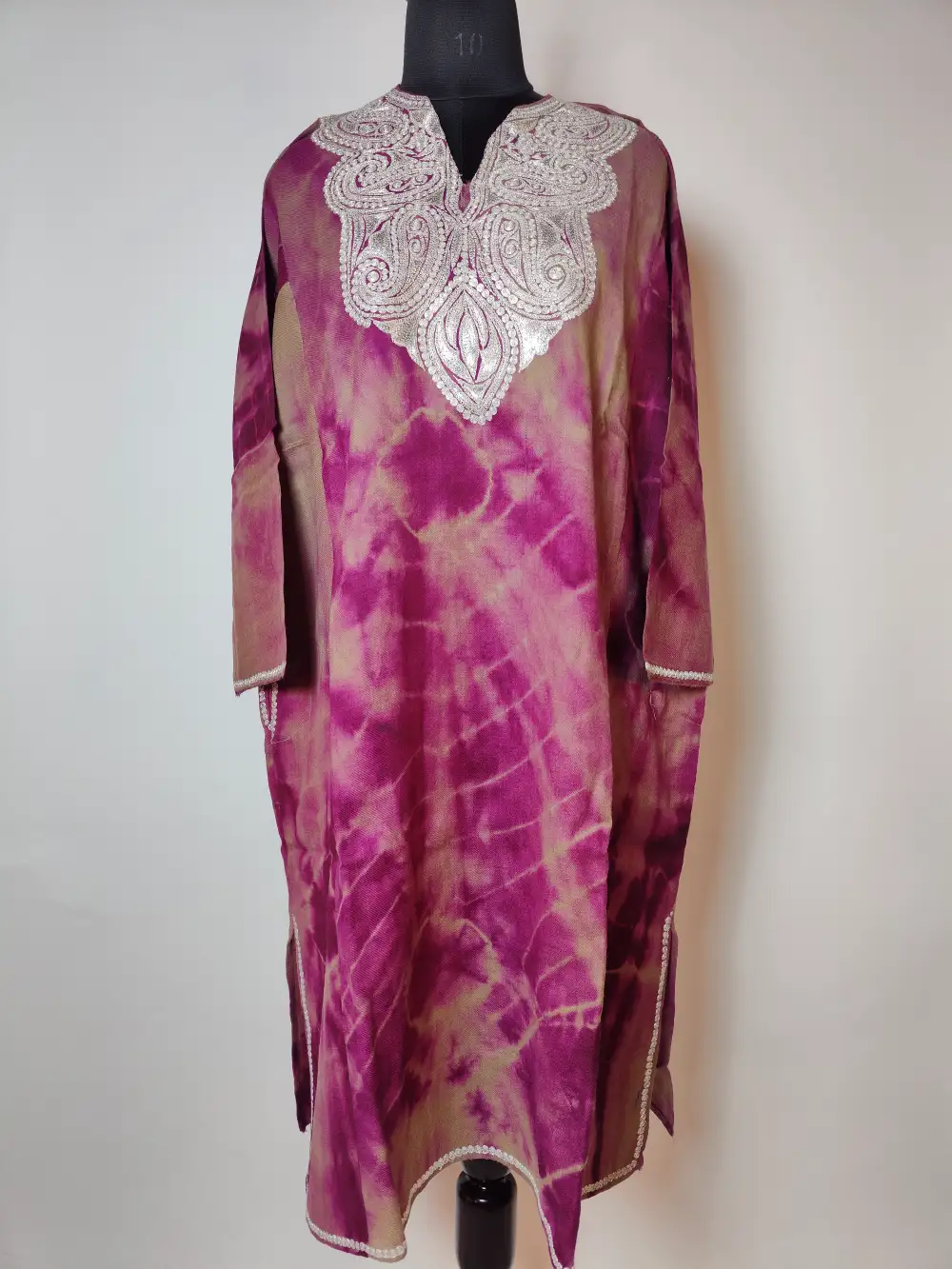 Afsana Dual Shade Raffal Wool Pheran with Botte Tilla Work