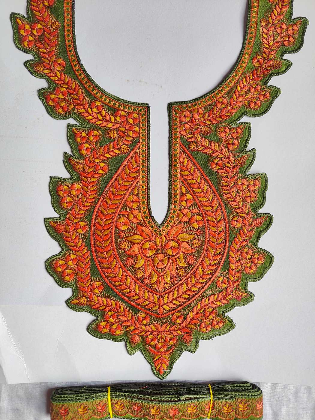 Sadaf Green Patch with Lace | Sozni Embroidery