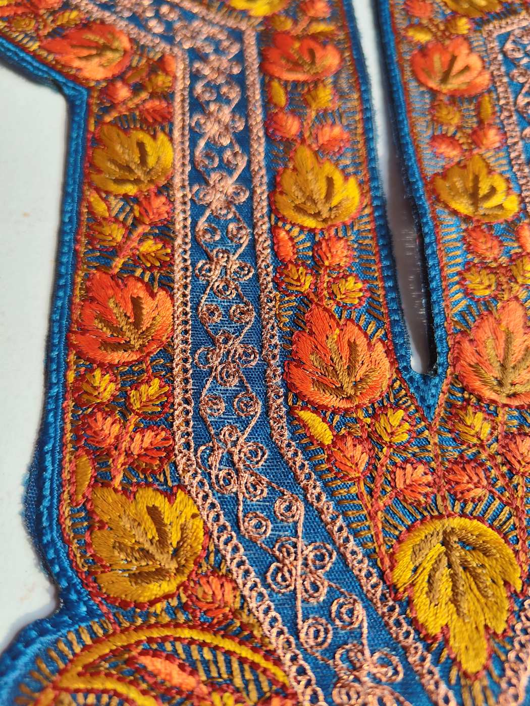 Ijazat Royal Blue Patch with Lace | Sozni and Tilla Embroidery - Image 2