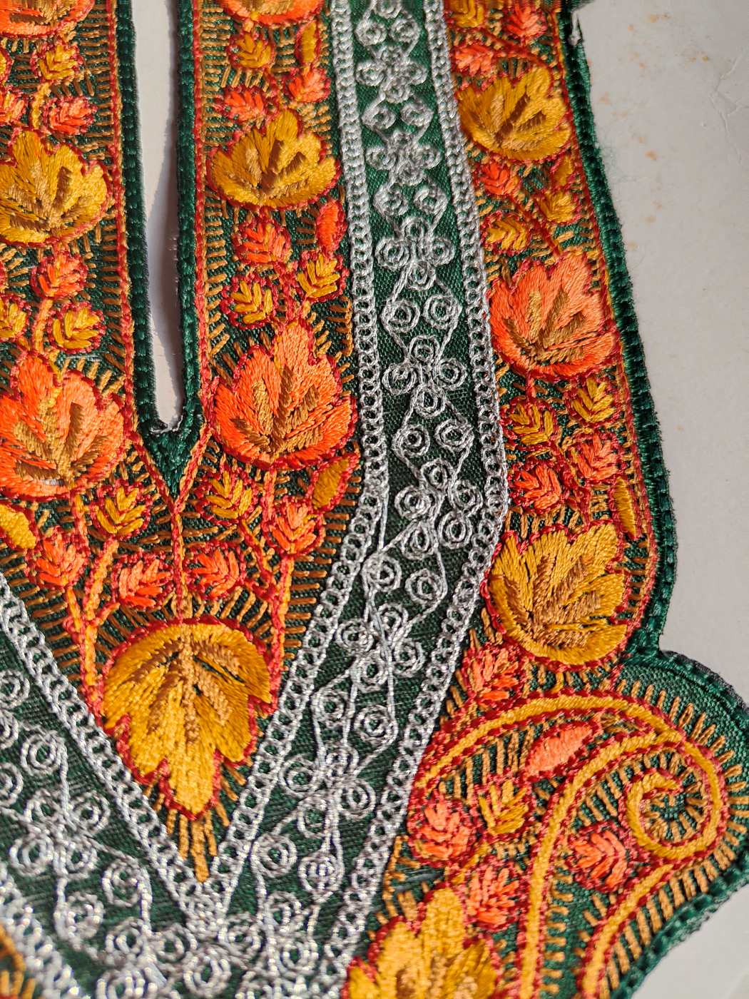Dark Green Patch with Lace | Sozni and Tilla Embroidery Arzoo - Image 2