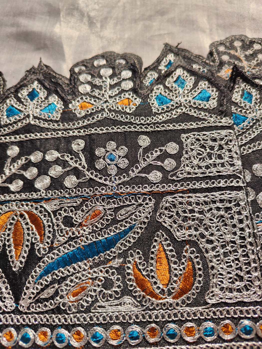 Haya Patch with Silver Tilla Embroidery with Daman, Sleeves and Lace - Image 3