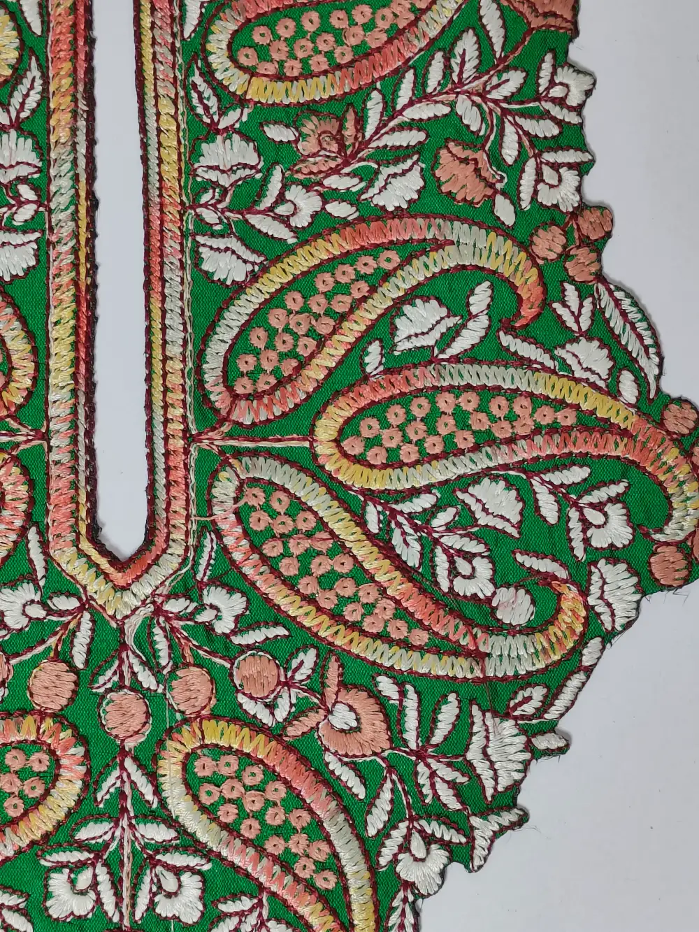 Green Patch with Sozni Embroidery with Lace - Image 2