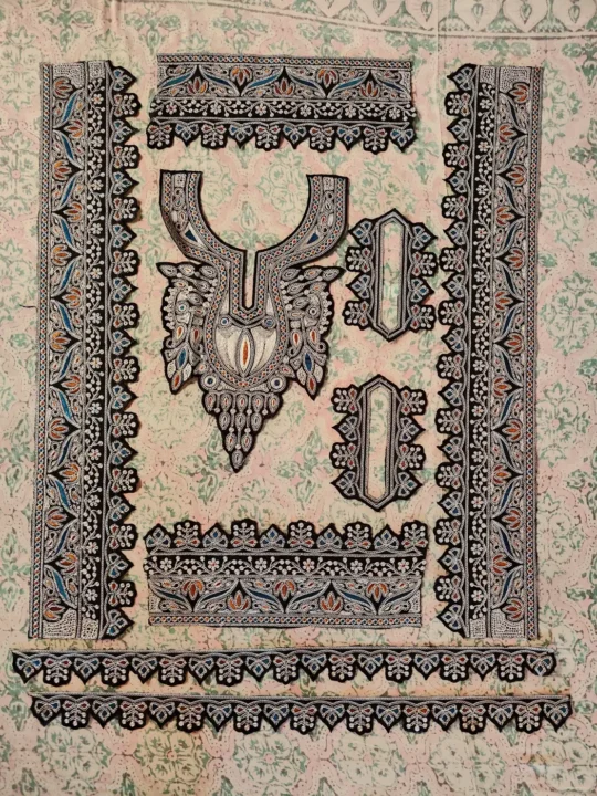 Haya Patch with Silver Tilla Embroidery with Daman, Sleeves and Lace