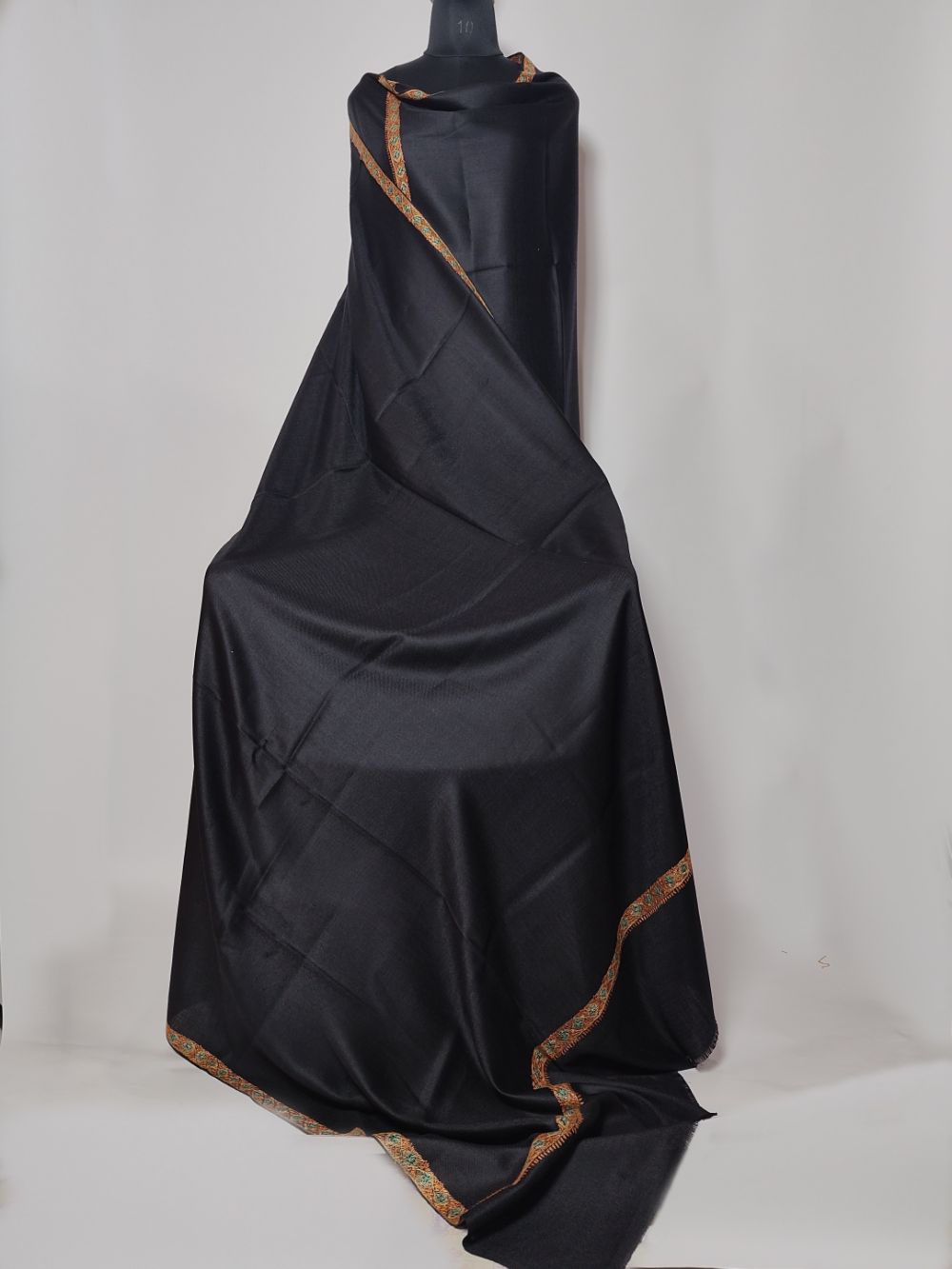 Black Kashmiri Men’s Hashidar Shawl in Wool with Hand Sozni Work