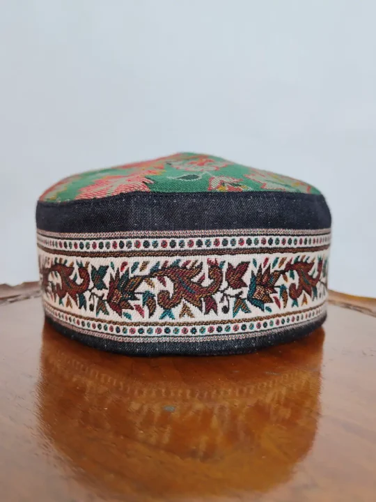 Green and White Kashmiri Kani Cap Hameed
