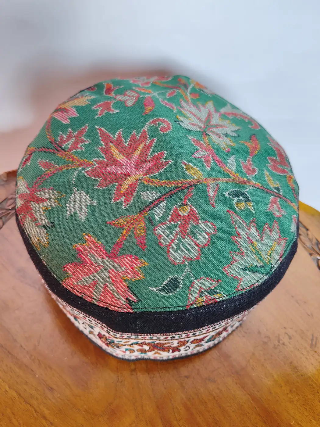 Green and White Kashmiri Kani Cap Hameed - Image 2