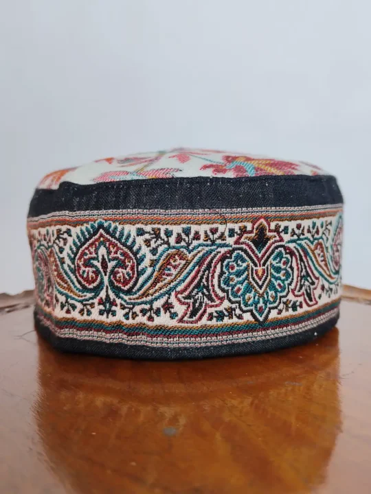 White Kashmiri Kani Umda Cap