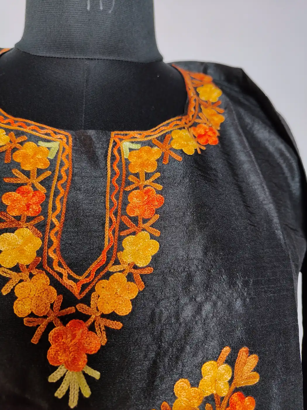 Mehkta Kashmiri Black Silk Short Kurti Set with Aari Embroidery - Image 3