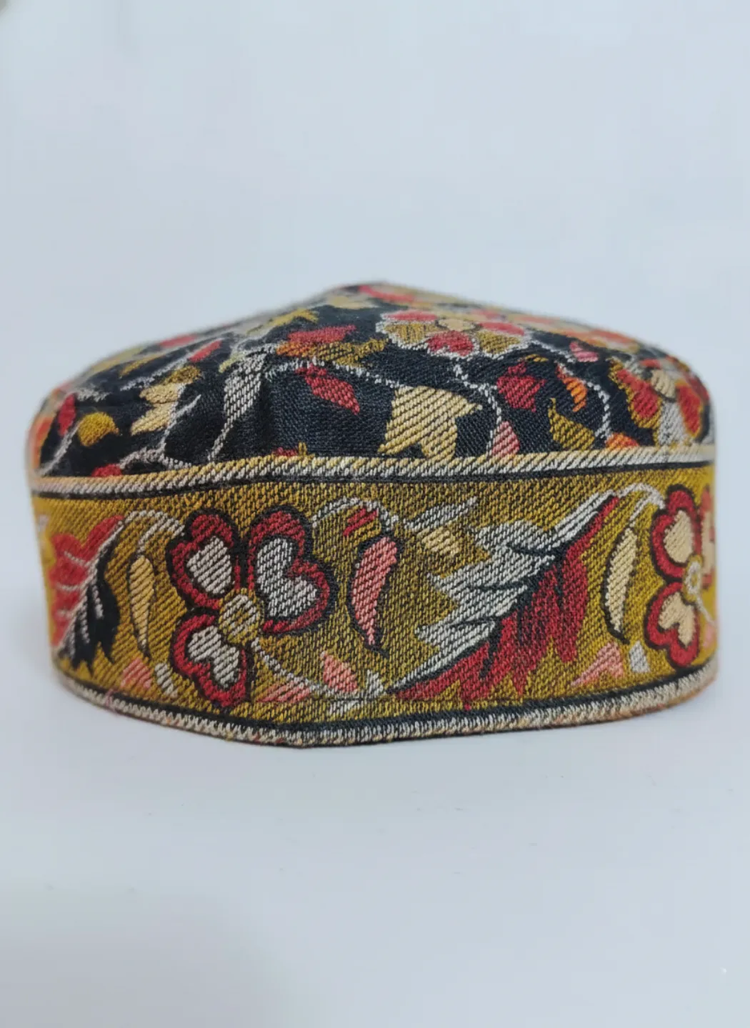 Aala Kashmiri Kani Black Cap Zameendar