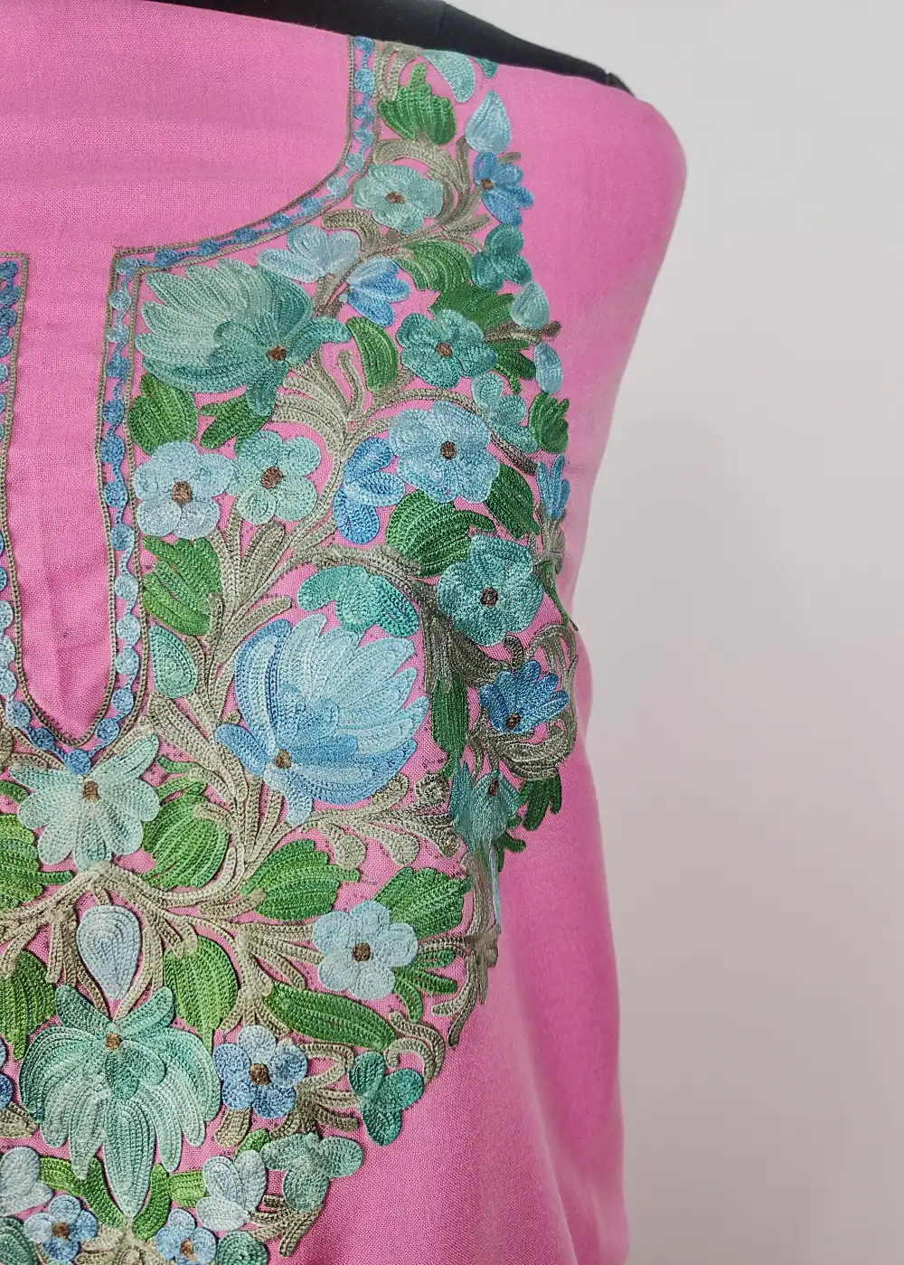 Dilkash Gulab 2pc Kashmiri Salwar Kameez Suit with Aari Embroidery in Summer Cool Cotton - Image 3