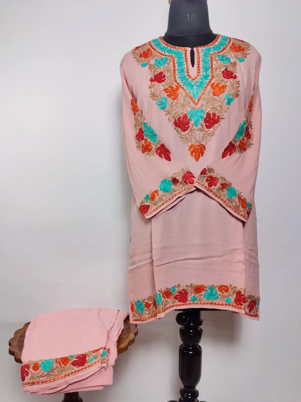 Kashmiri Short Summer Cool Hayat Co-ord Set with Aari Embroidery