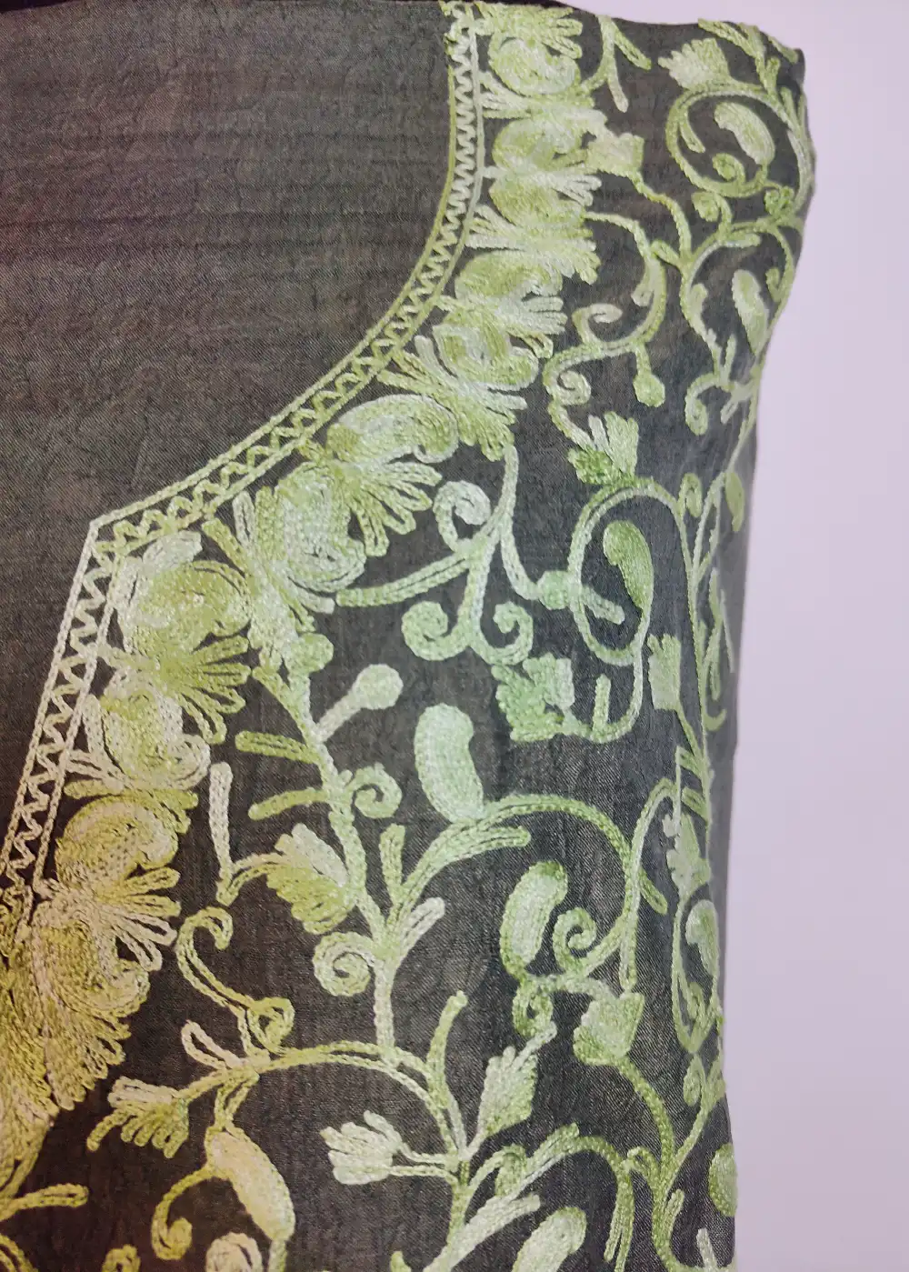 Kashmiri 2pc Green Kadhai Suit in Crush Cotton with Badam All over Jaal Aari Fiza - Image 3