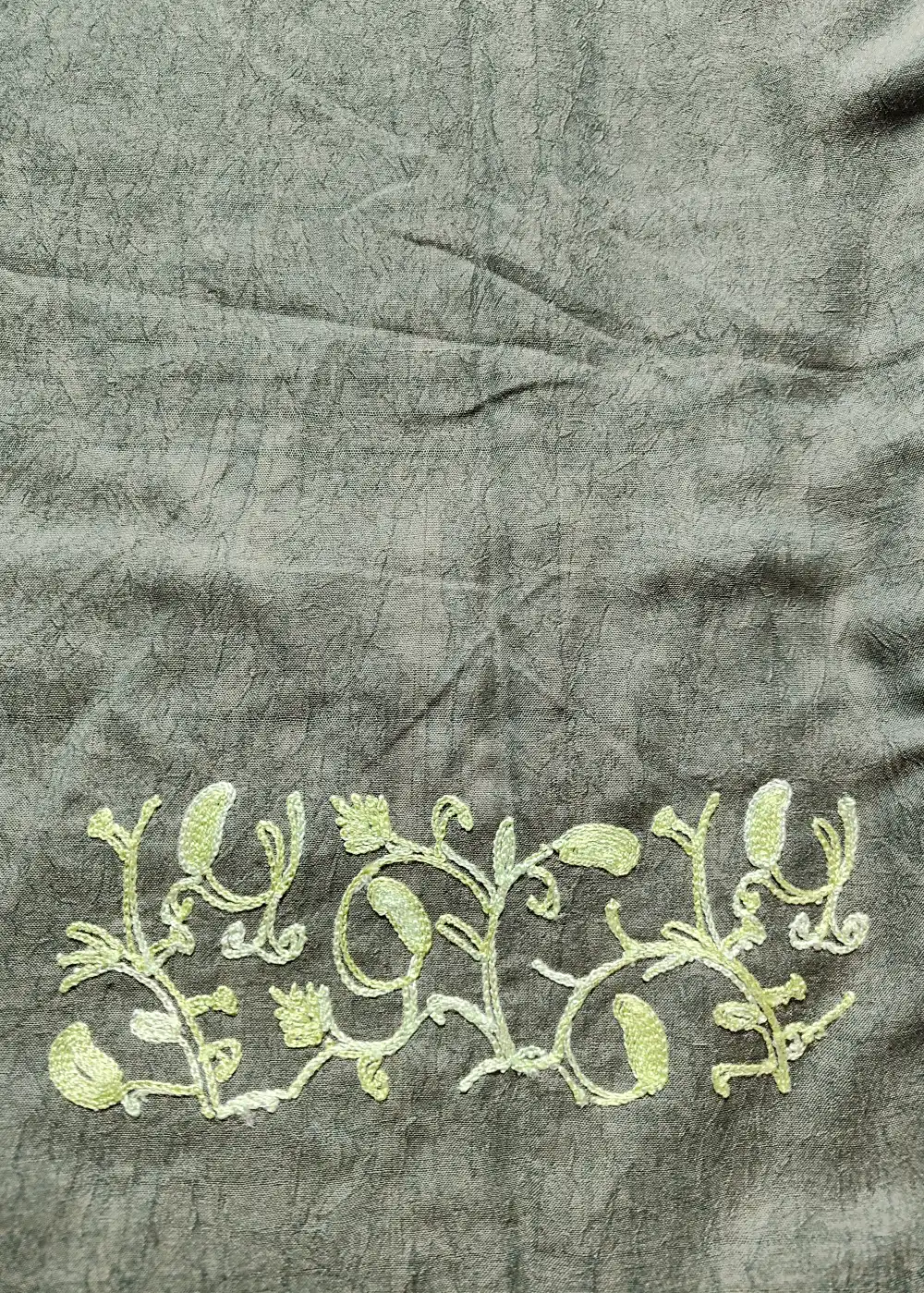 Kashmiri 2pc Green Kadhai Suit in Crush Cotton with Badam All over Jaal Aari Fiza - Image 4