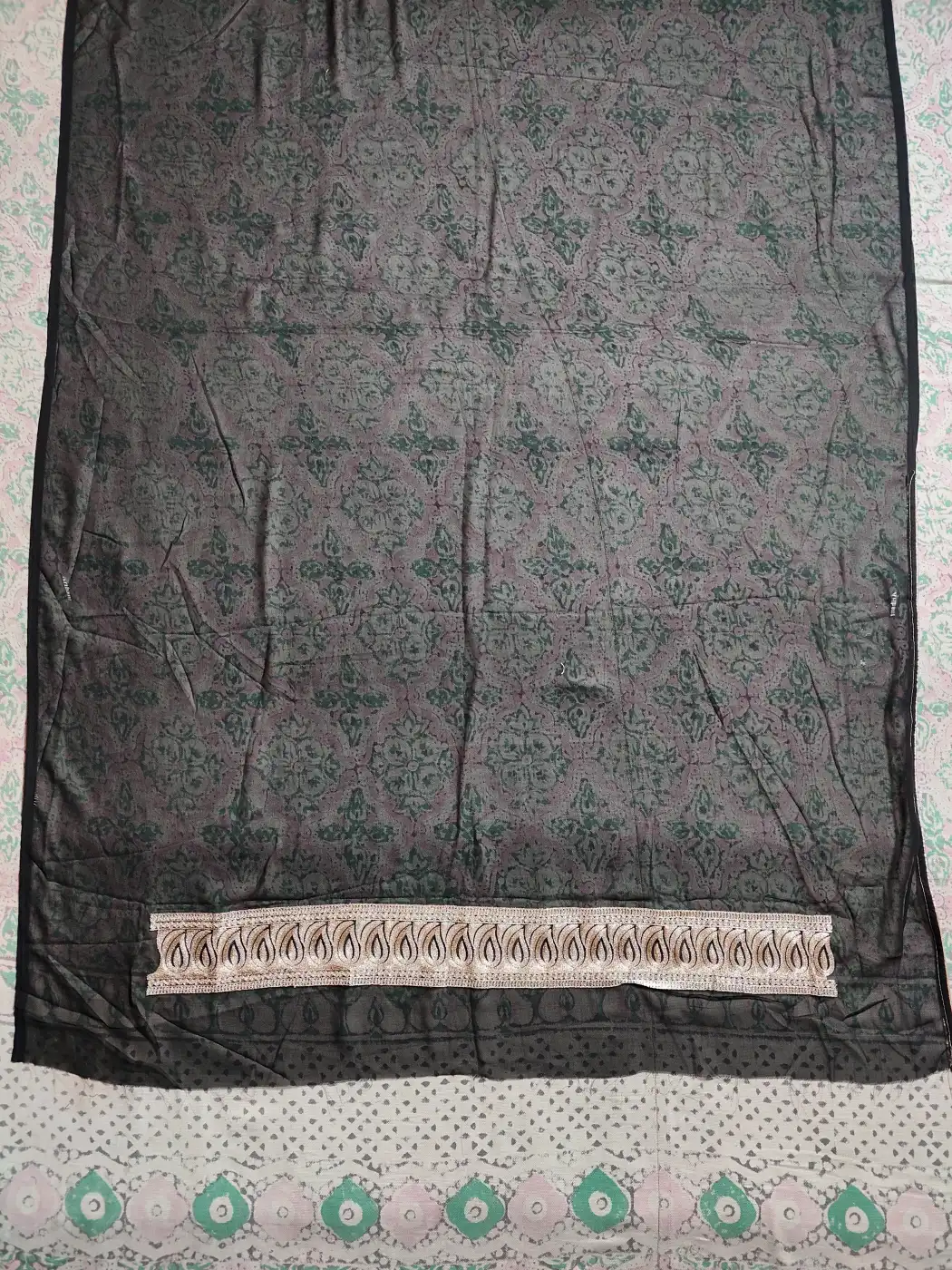 Zulaikha Georgette Zari Tilla Embroidery Black Saree - Image 4