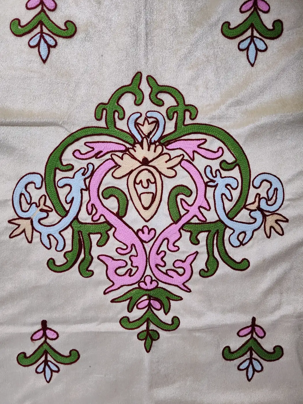 Kashmiri Beige Aari Embroidered Prayer Mat (3.4 x2 ft) - Image 2