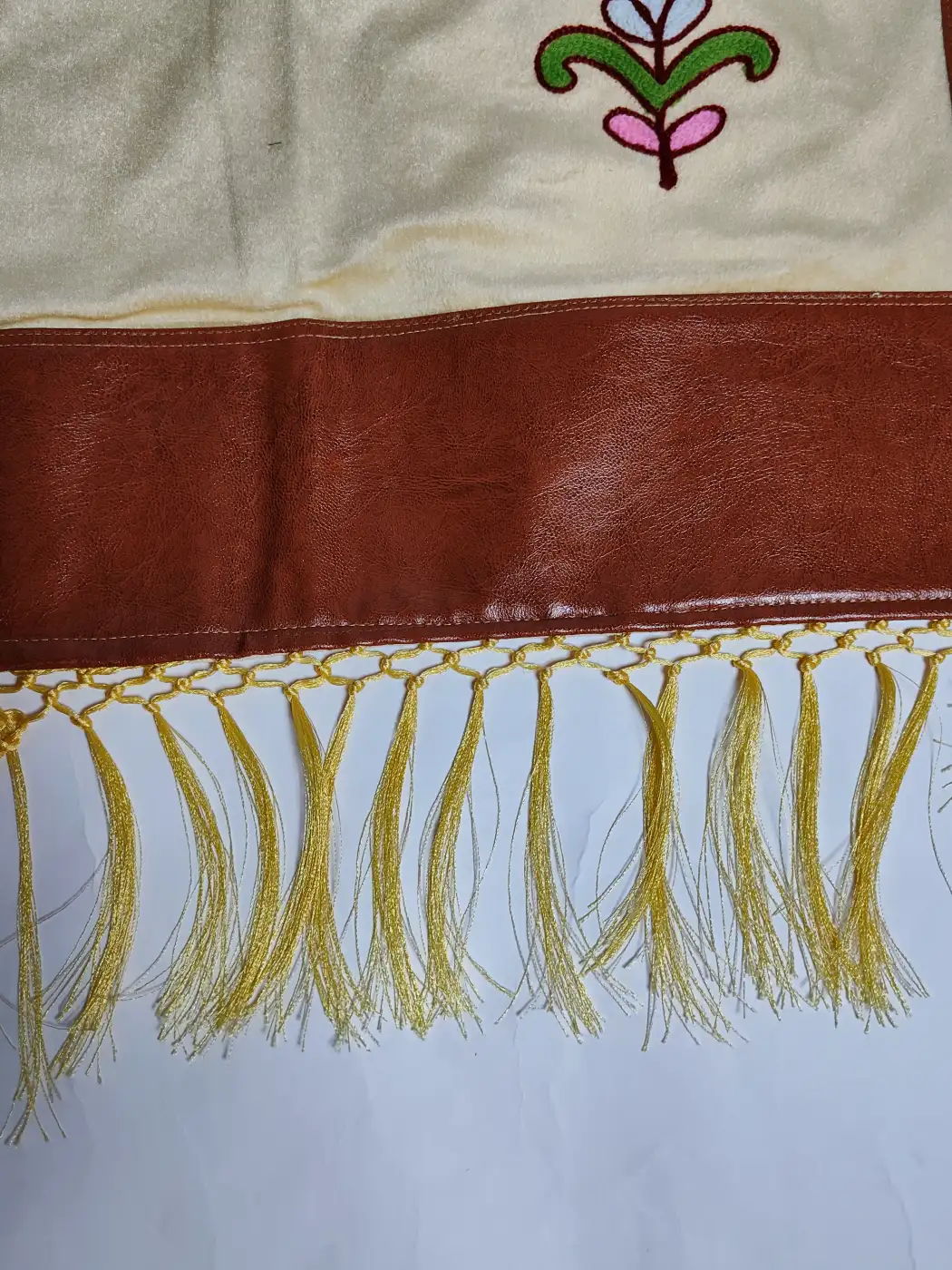 Kashmiri Beige Aari Embroidered Prayer Mat (3.4 x2 ft) - Image 3