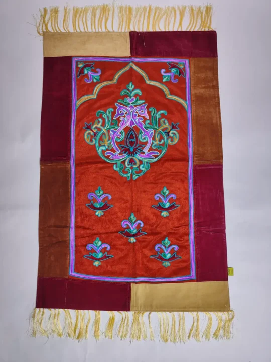 Brown Kashmiri Aari Embroidery Prayer Mat (3.4 x2 ft)