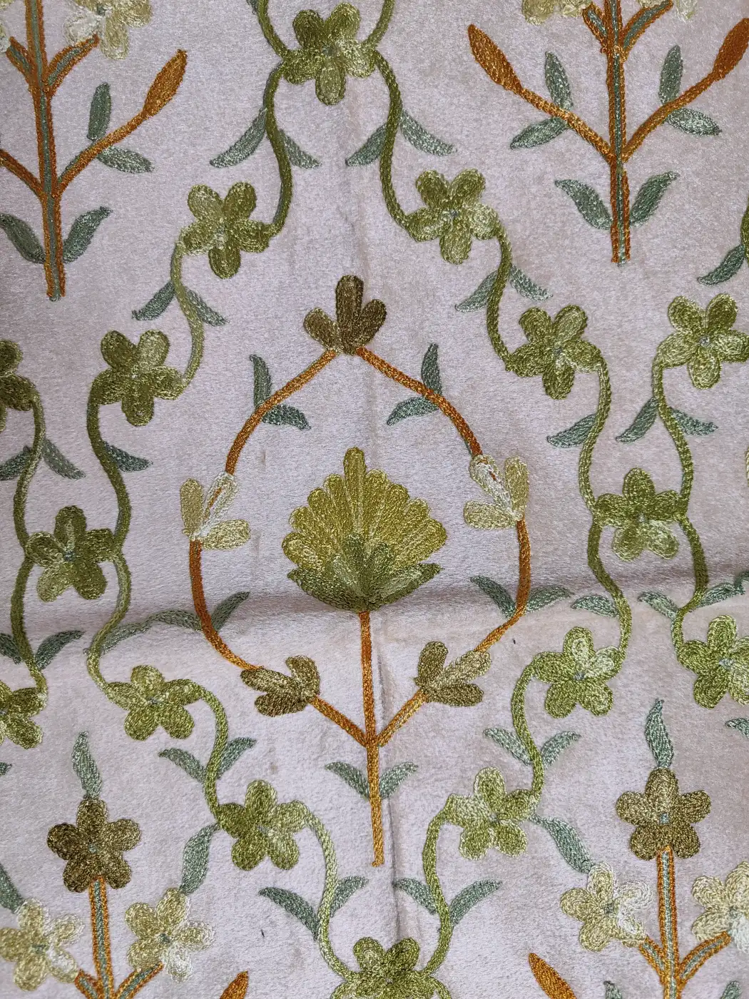 Kashmiri Beige Prayer Mat with Aari Embroidery (4 x2 ft) - Image 2