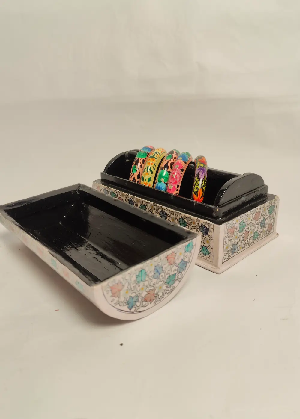 Guldaan Hand-Painted Kashmiri Chinar Design Paper Mache Bangle Box - Image 5