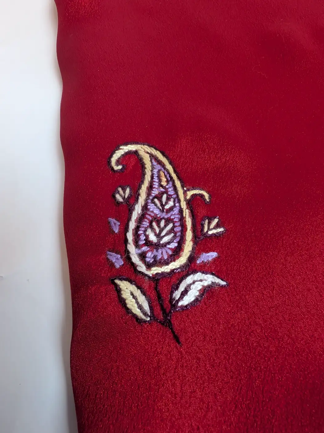 Kashmiri Red Hand Sozni Work Saree in Crepe - Image 5