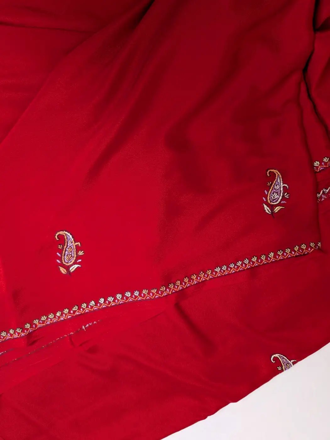 Kashmiri Red Hand Sozni Work Saree in Crepe - Image 7