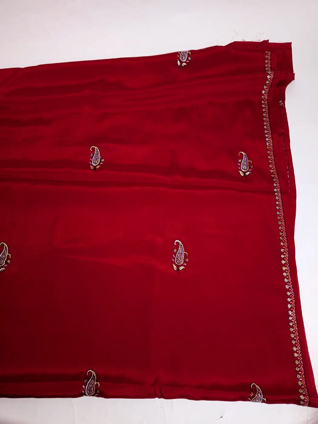 Kashmiri Red Hand Sozni Work Saree in Crepe - Image 2