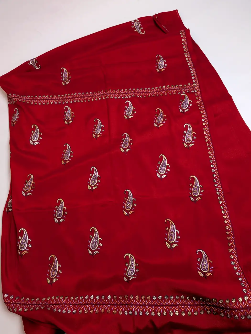 Kashmiri Red Hand Sozni Work Saree in Crepe - Image 3
