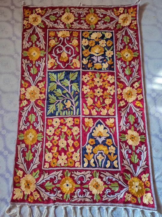 Naqsh-e-Nargis Kashmiri Handmade Wall Hanging with Silk Chain Stitch Embroidery | 3×2