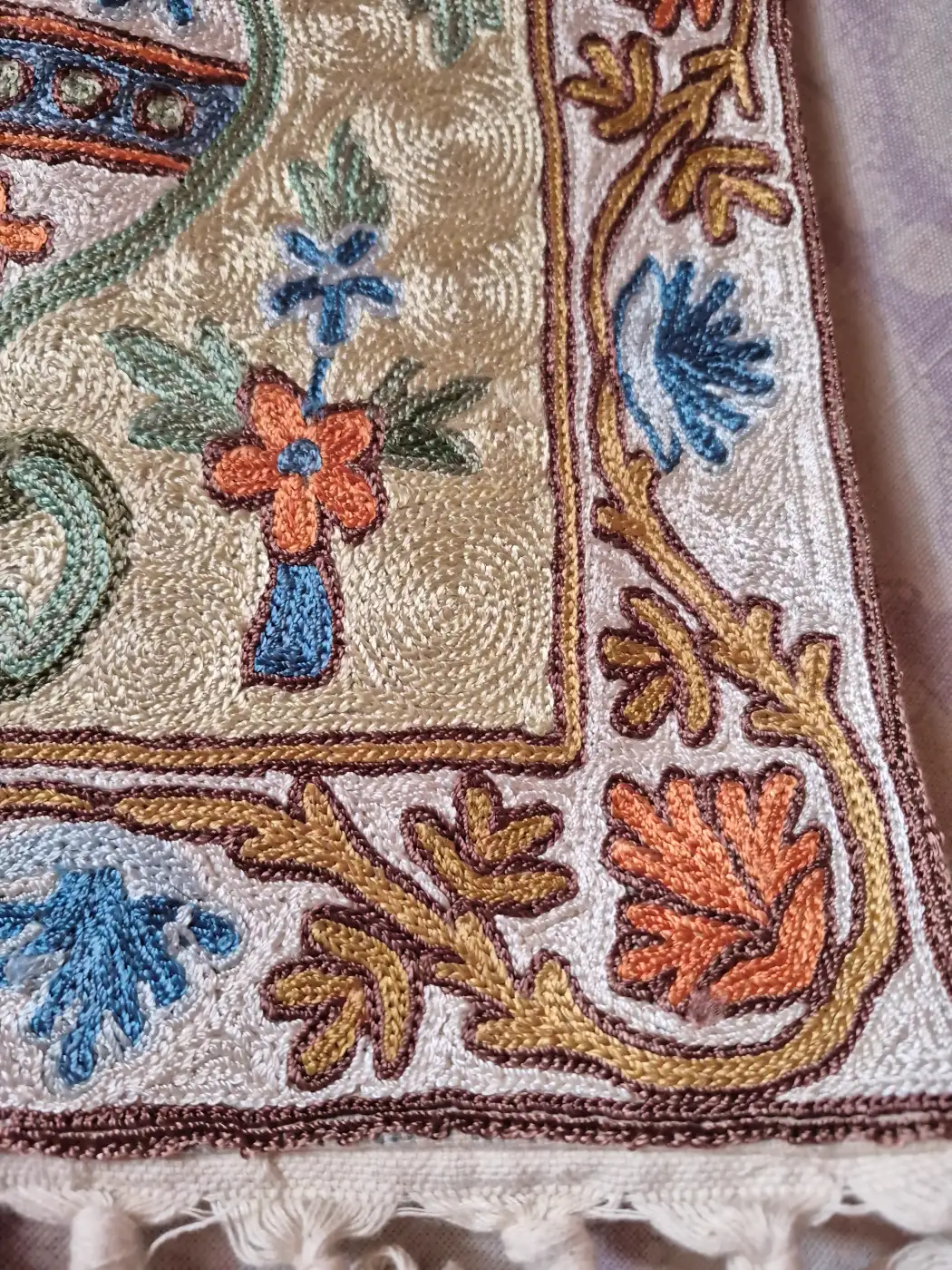 Blooming Vase | Handmade Wall Hanging Chain Stitch | 2Feet - Image 3