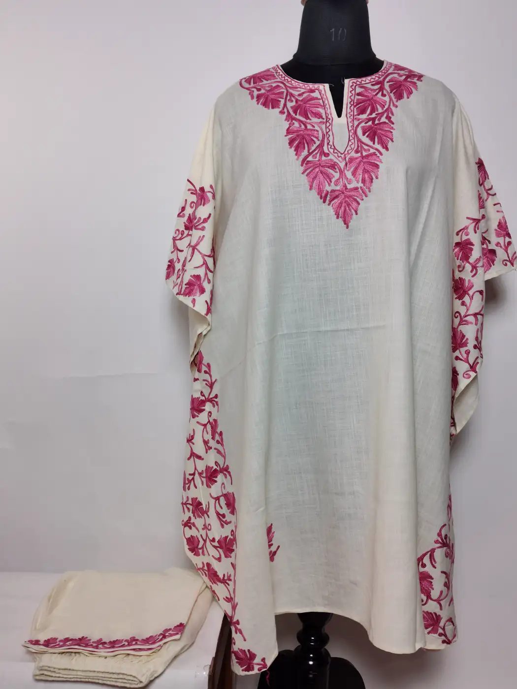 Farosh White Cotton Kaftan Set with Aari Embroidery