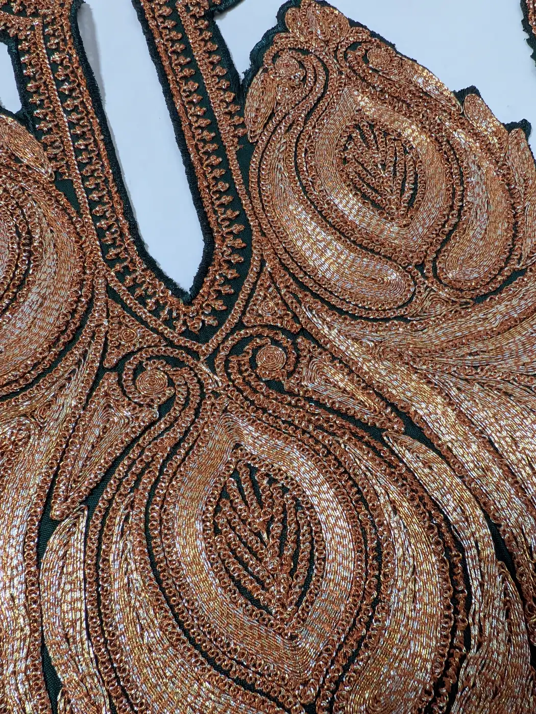 Qadeer Dark Green Patch with Lace and Sleeves with Tilla Embroidery - Image 3