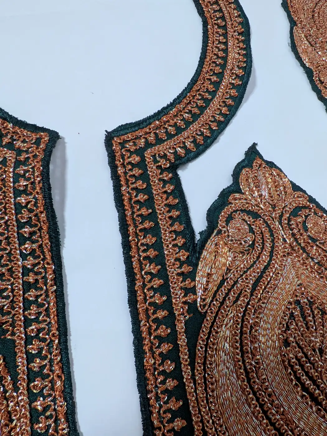 Qadeer Dark Green Patch with Lace and Sleeves with Tilla Embroidery - Image 2