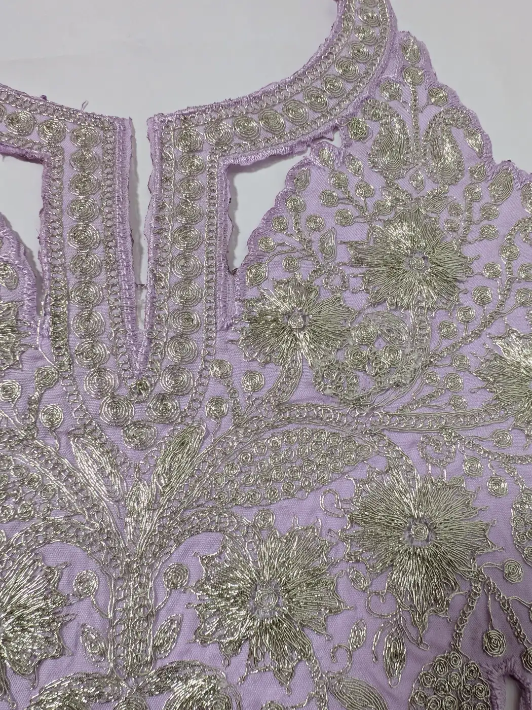 Levender Patch with Lace and Sleeves with Tilla Embroidery - Image 2