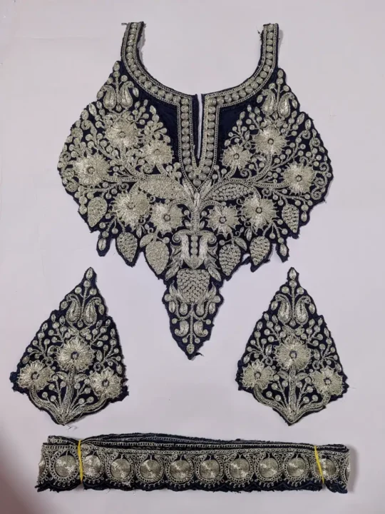 Patch in Dark Blue with Lace and Sleeves with Tilla Embroidery