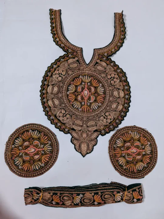 Kashmiri Dark Green Patch in with Sleeves and Lace | Tilla Embroidery | Naqsh