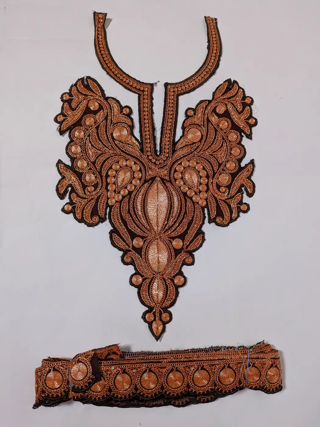 Wine Patch with Lace | Rangrez Tilla Embroidery