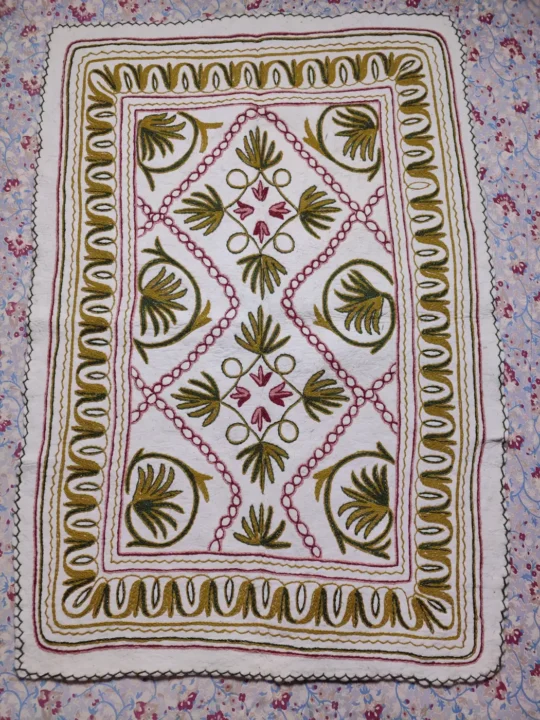 6x4 feet Kashmiri Pure Wool Namda Zameen-e-Noor | Hand Aari Embroidery