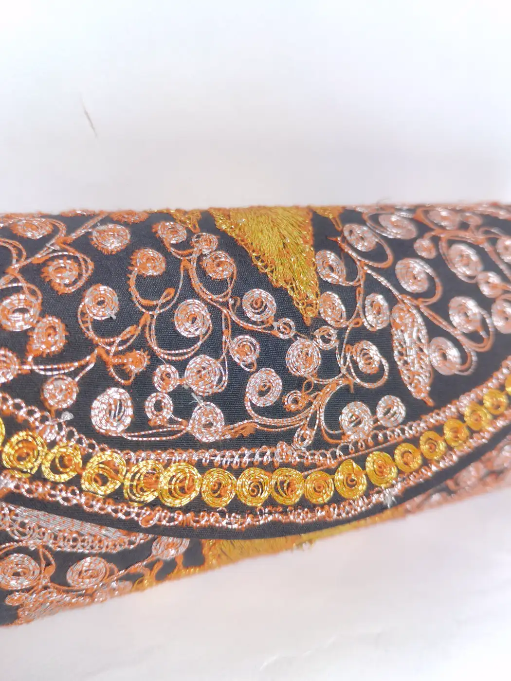 Botte Tilla Embroidered Silk Round Clutch in Black - Andaz - Image 4