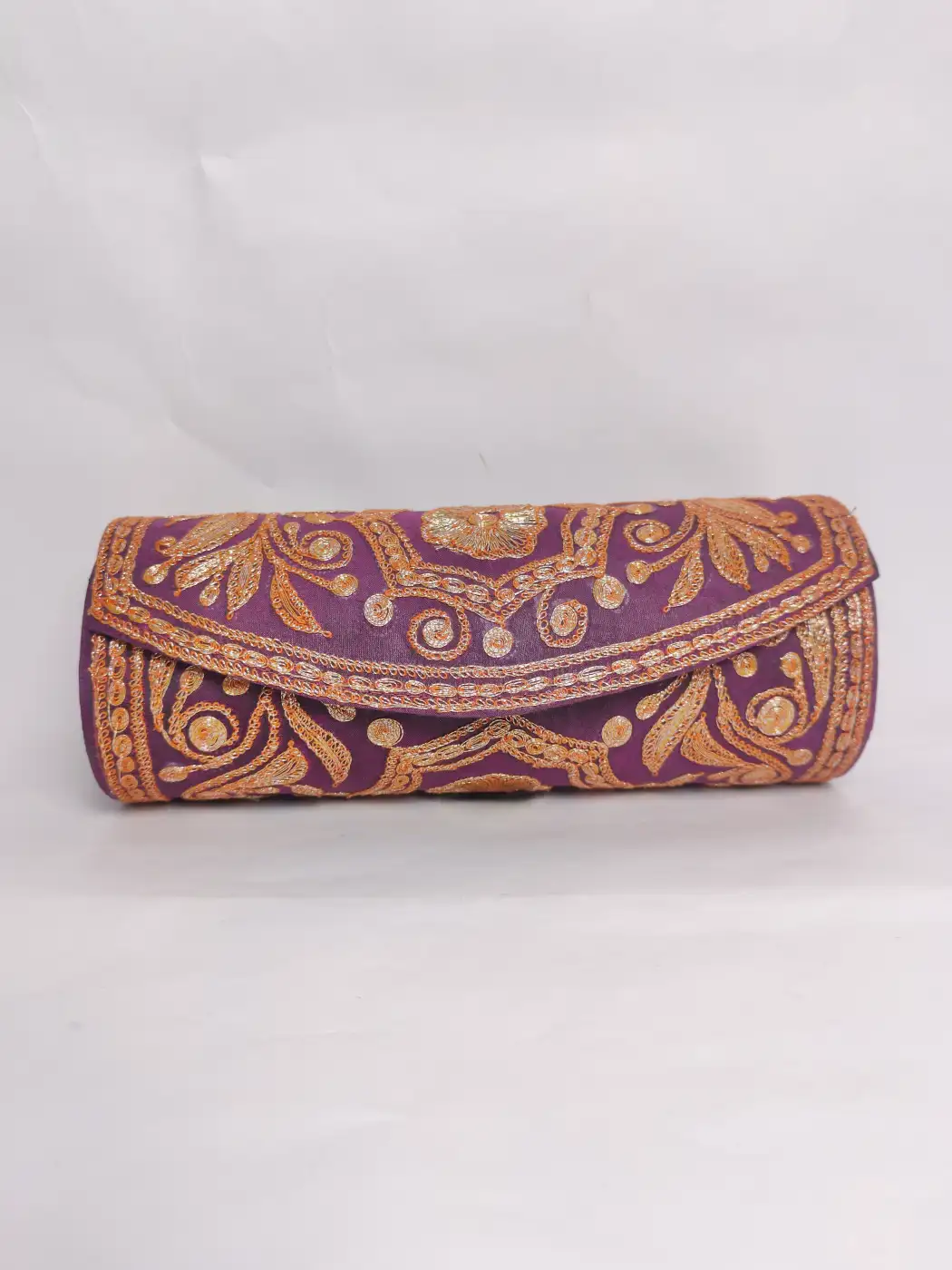 Round Wine Silk Clutch with Botte Tilla Embroidery | Gulnar