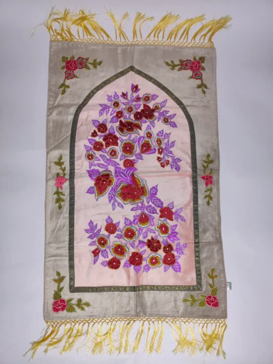 Mehrab-e-Noor | Prayer Mat in Green with Embroidery (4 x2 ft)