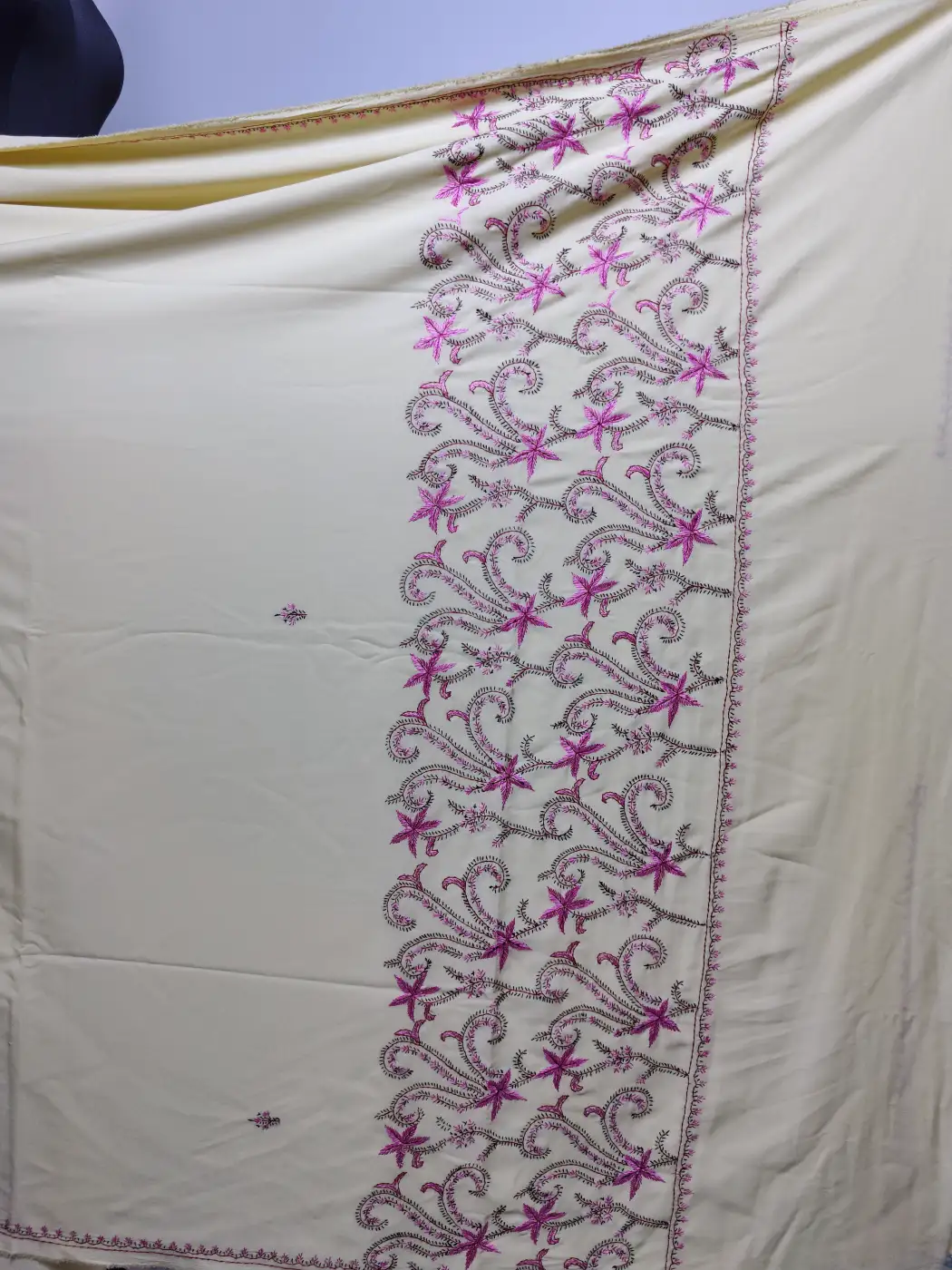 Pastel Yellow Kashmiri Saree in Crepe Mehr-e-Bahar with Hand Sozni Embroidery - Image 4