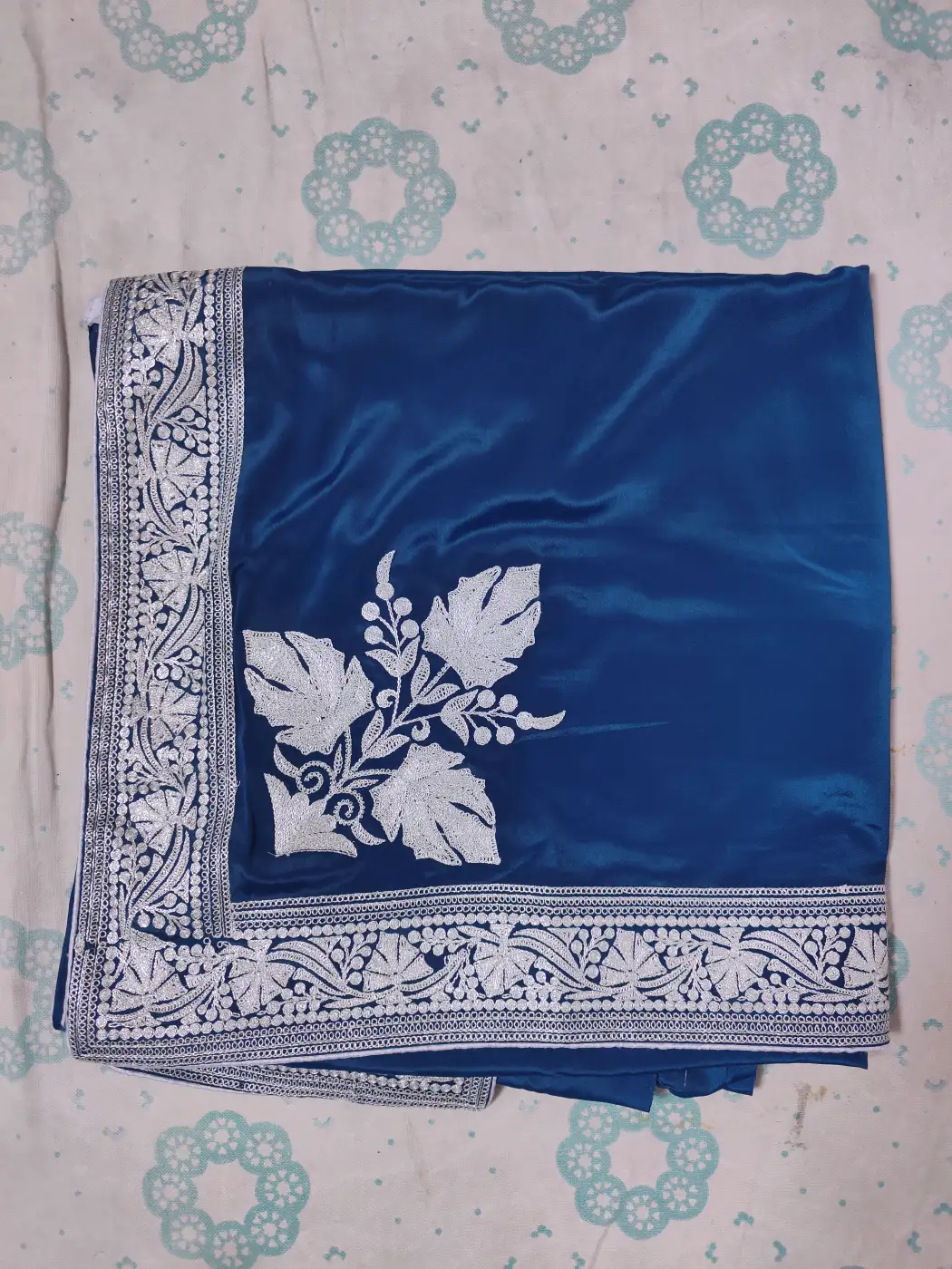 Tilla Embroidered Blue Saree in Crepe Gulistan-e-Raunaq - Image 2