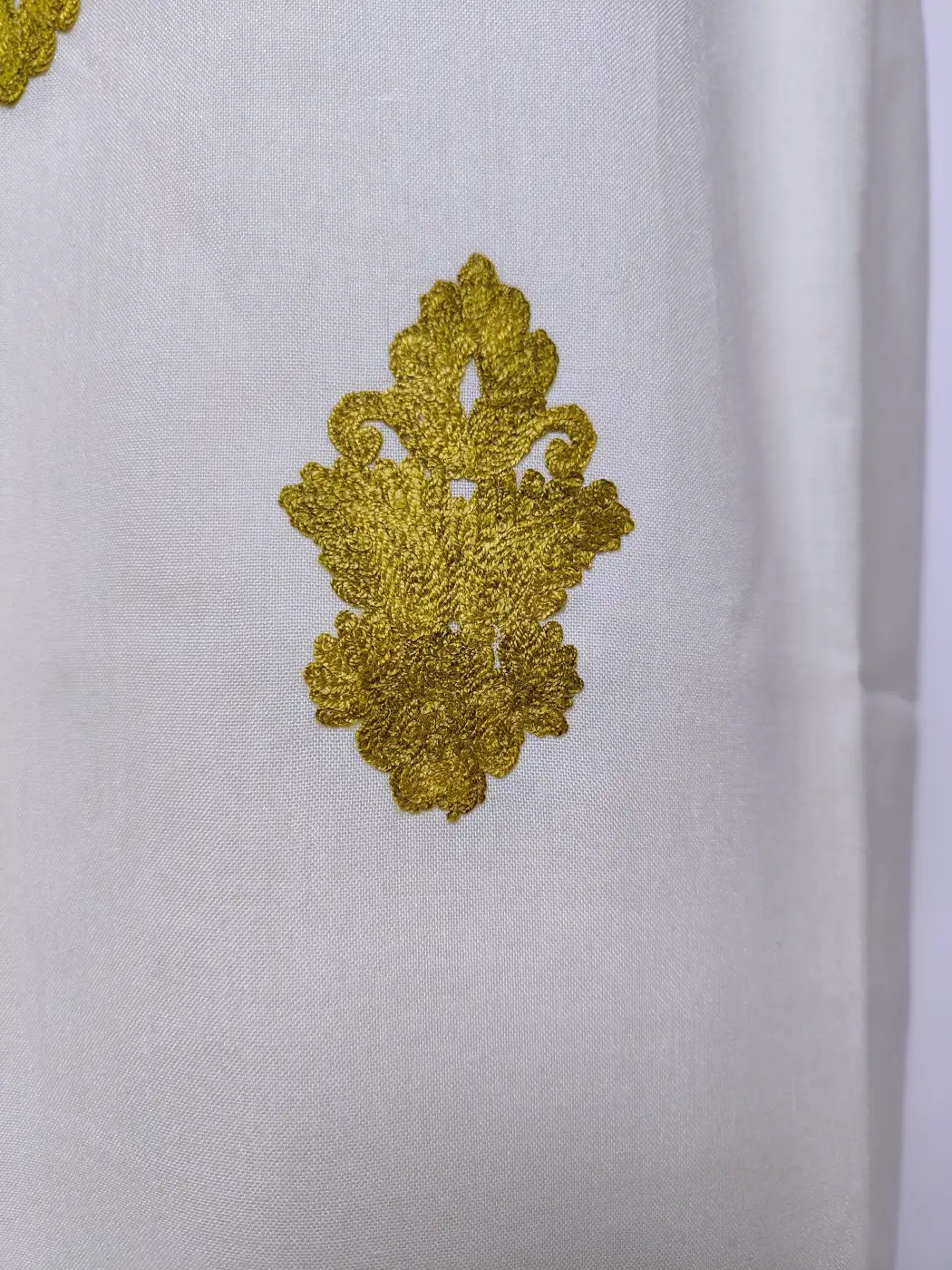 Kashmiri 2pc Suit in White Cotton with Aari Embroidery Sabeel - Image 3