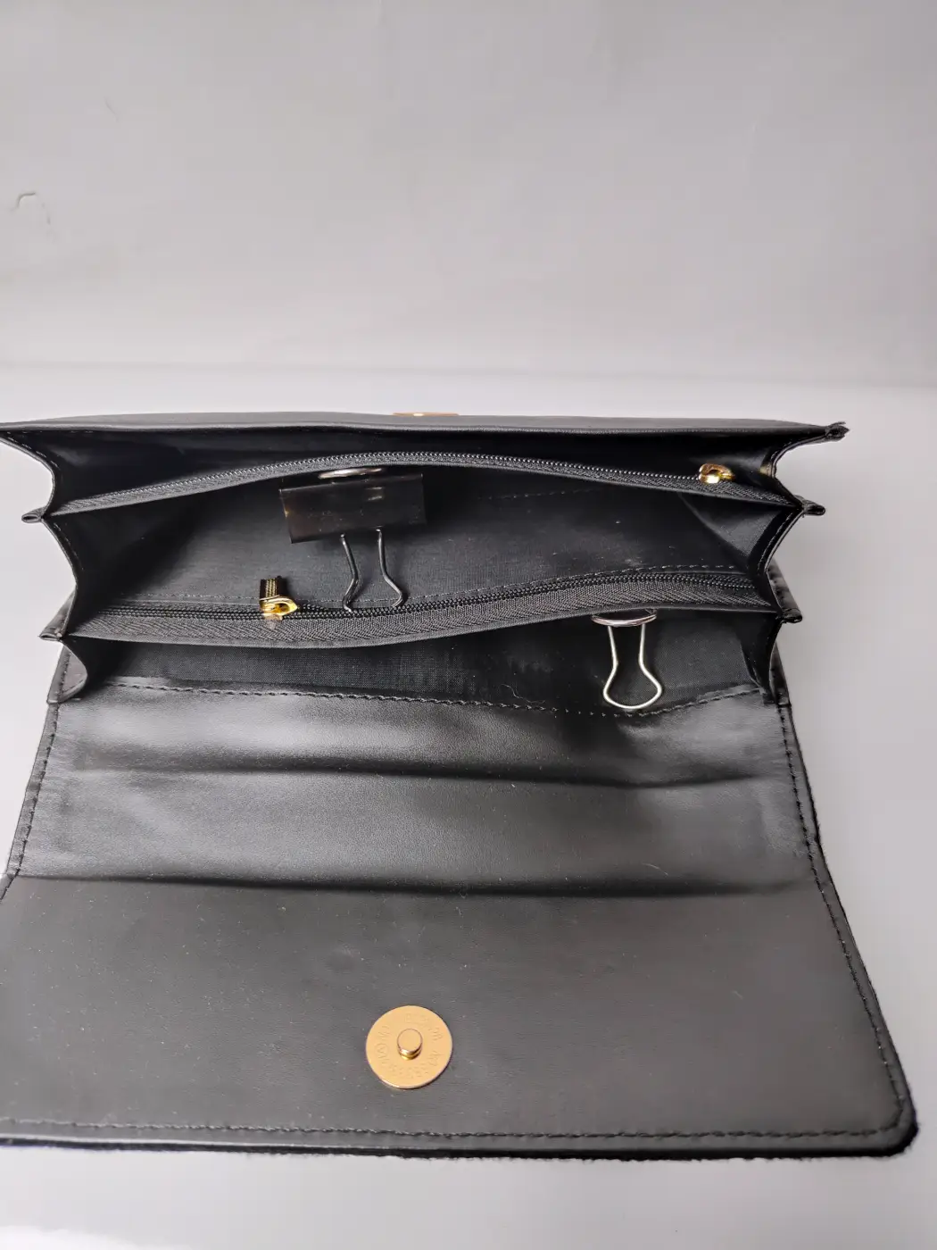 Kashmiri Grey Wallet with Aari Embroidery - Image 4