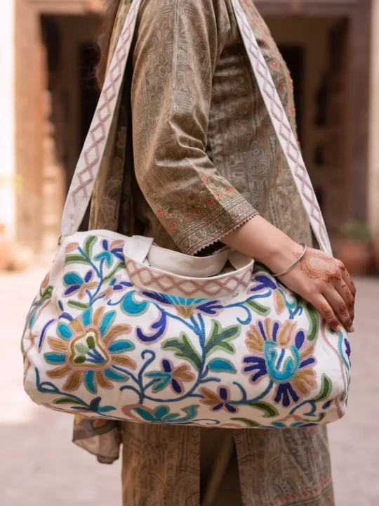 kashmiri-gym-bag
