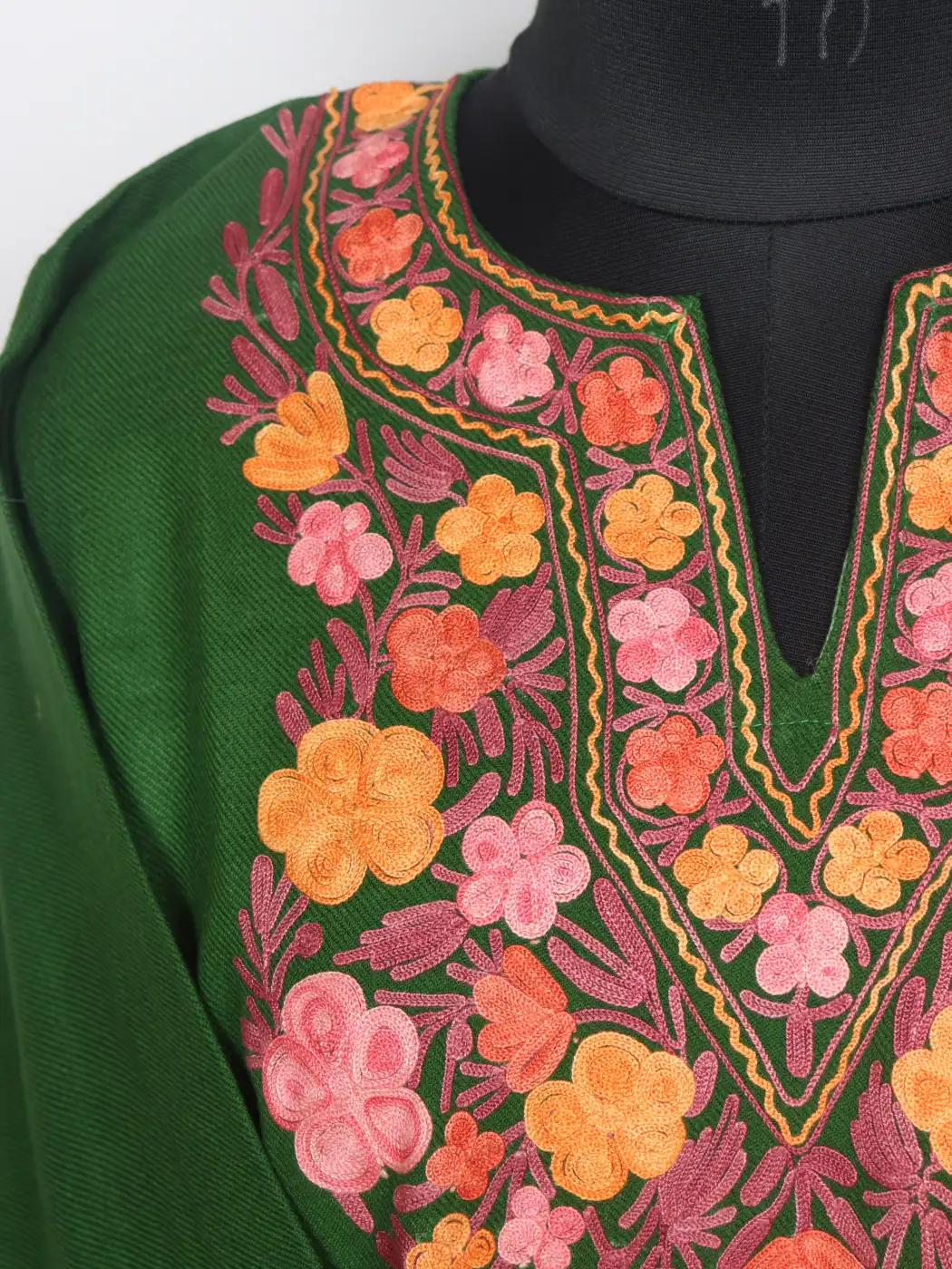 Kashmiri Nazakat Green Cashmilon Pheran for Women with Sleeve Point Aari Embroidery - Image 3