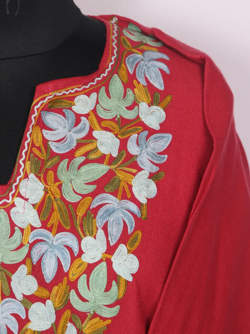 Kashmiri Pink Cashmilon Pheran for Women With Floral Aari Sleeve Point Work – Aaraam - Image 3