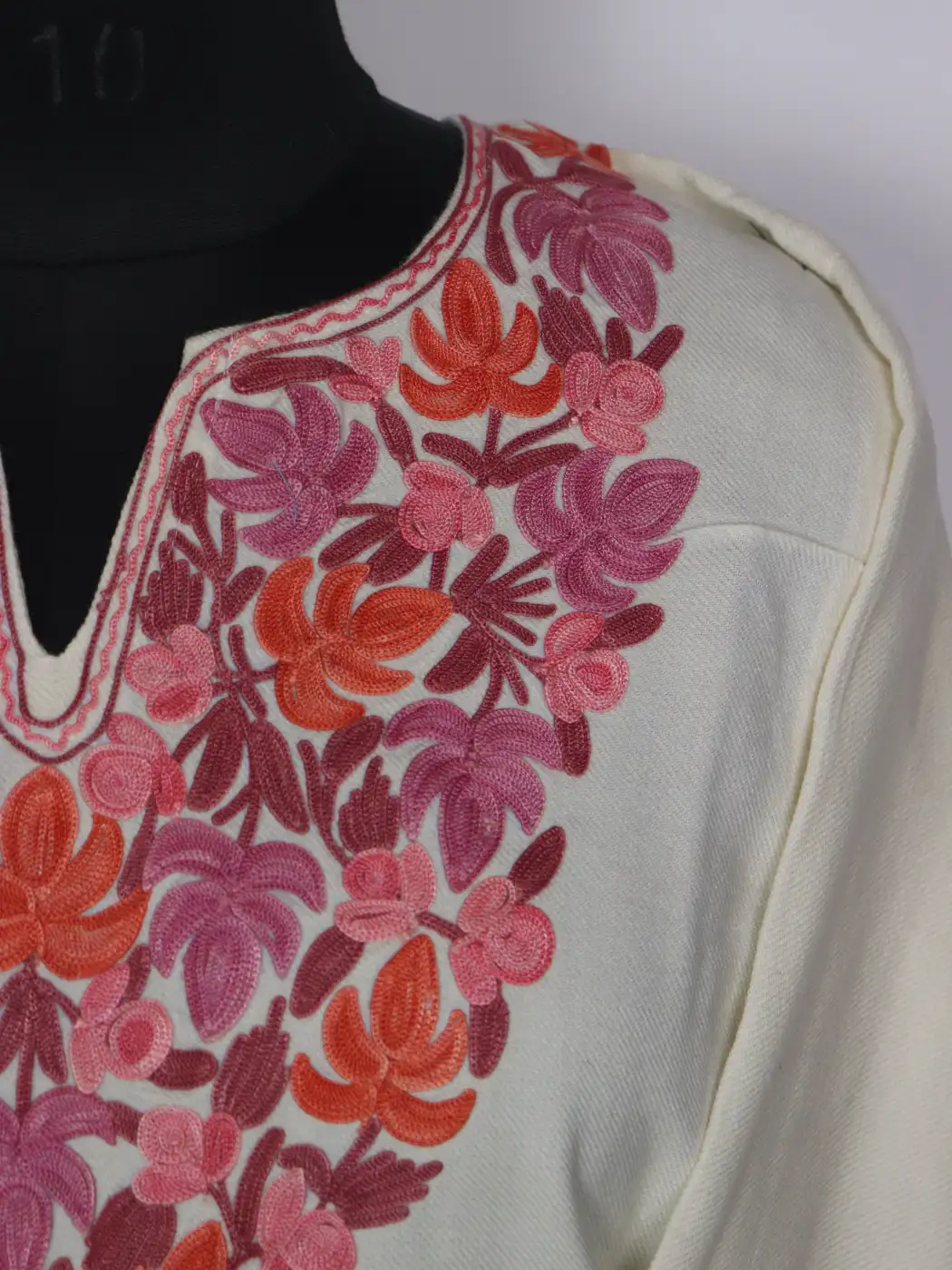 Kashmiri Off-White Cashmilon Pheran for Women Gulab with Sleeve Point Aari Embroidery - Image 3